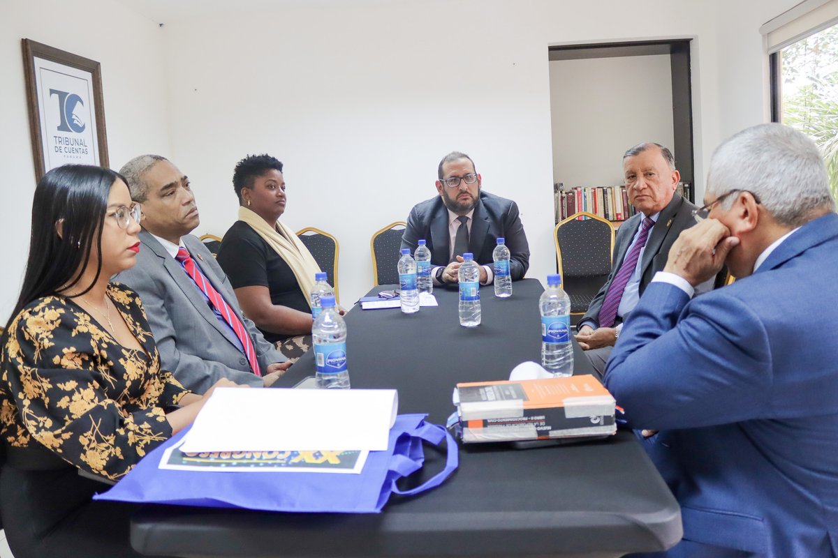 Magistrados del Tribunal de Cuentas, Rainier Del Rosario F., y Álvaro Visuetti Z., recibieron al Comité Organizador del XX Congreso Panameño de Derecho Procesal, que organiza anualmente el Instituto Colombo-Panameño de Derecho Procesal, presidido por el Licenciado Abel Zamorano.