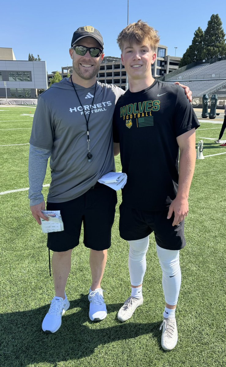 SebastianMiles0's tweet image. Had a consistent 2 days at the @SacHornetsFB Specialist Camp! I finished 2nd and 3rd in each day of the punt comp, while finishing 1st for C/O 26 both days! Thank you @Coach_R_Wenger for hosting a wonderful camp!
Below is a 60yd, 57yd and a 53yd Punts‼️
@ThomasLee919…