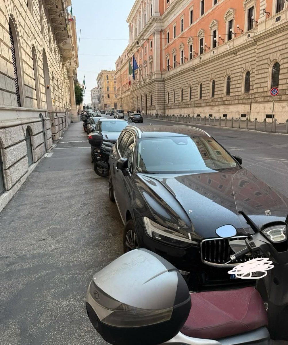 Battaglia persa (@battaglia_persa) on Twitter photo Continua senza sosta la #TolleranzaZero voluta da <a href="/gualtierieurope/">Roberto Gualtieri</a> anche in via XX Settembre.
Finalmente si comincia a vedere la mano del comandante della PLRC nominato da lui ah no...
<a href="/Antincivili/">Segnalatore Seriale</a>
#MilleSagheAppassionanti
#EroganoUnServizioDiAltoLivelloCheNonHaEgualiNellaPA Continua senza sosta la #TolleranzaZero voluta da <a href="/gualtierieurope/">Roberto Gualtieri</a> anche in via XX Settembre.
Finalmente si comincia a vedere la mano del comandante della PLRC nominato da lui ah no...
<a href="/Antincivili/">Segnalatore Seriale</a>
#MilleSagheAppassionanti
#EroganoUnServizioDiAltoLivelloCheNonHaEgualiNellaPA
