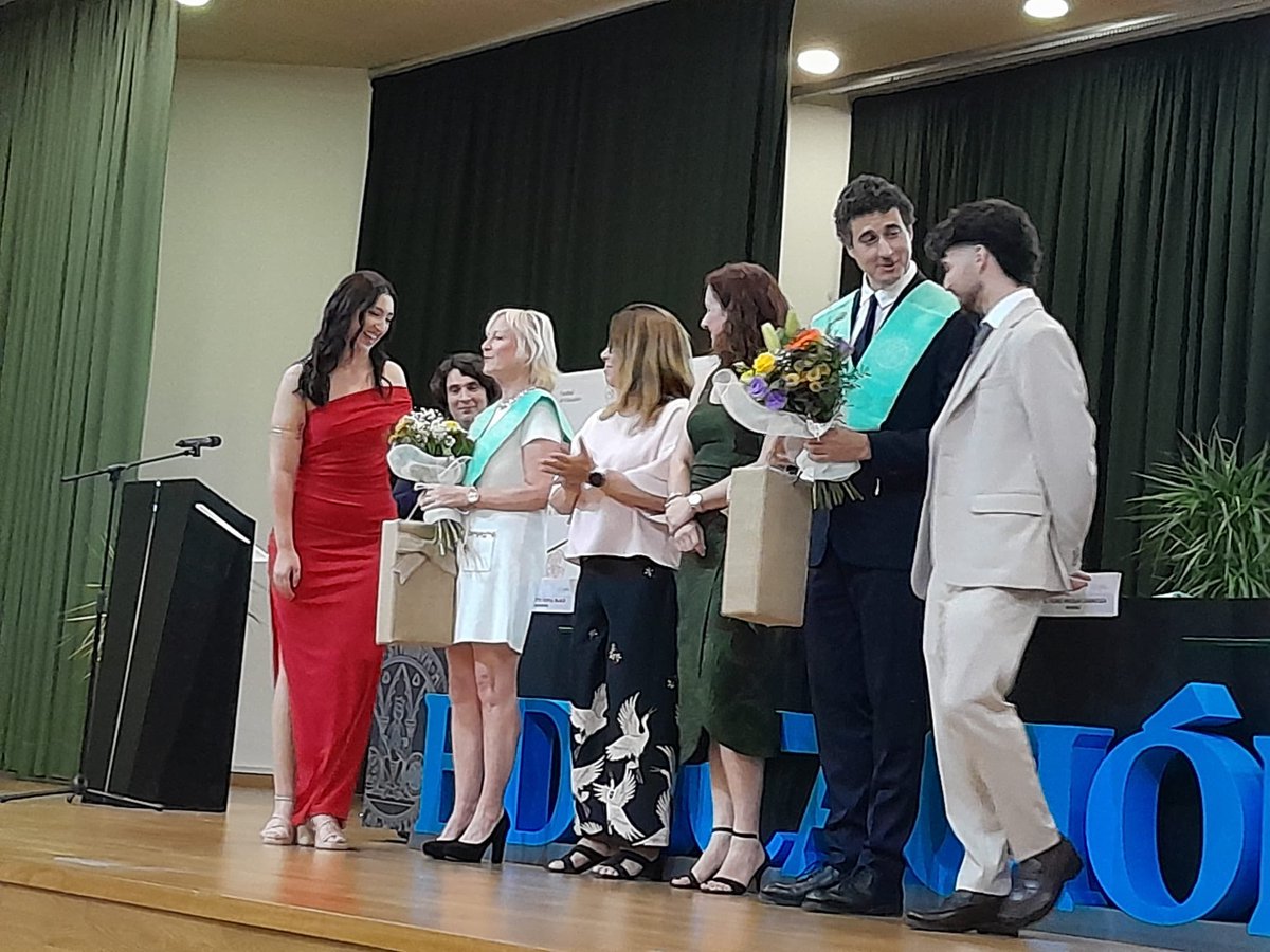 isabelvyague's tweet photo. Ayer comenzaron las #GraduacionesUMU de @EducacionUm @UMU ❤️

🎓Grado en Educación Primaria (mención Inglés)
🎓DTIE Grado en Educación Infantil y Primaria 

Emocionantes momentos vivimos ✨

¡Enhorabuena a nuestros estudiantes y sus familias! https://t.co/yAdBPiwinZ