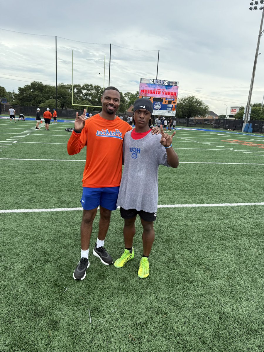 ZaidenSwift's tweet image. Thanks to @HCUFootball for hosting this great camp.
