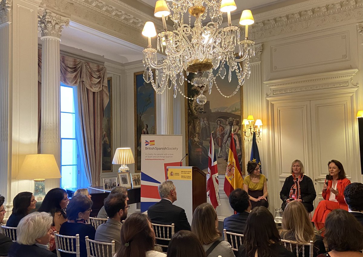 Ainhoa Paredes (@ainhoaparedesuk) on Twitter photo 🇬🇧 Muy inspirador escuchar a estos científicos que forman parte de la prestigiosa <a href="/royalsociety/">The Royal Society</a> de UK: Carola García de Vinuesa, Óscar Marín Parra e Irene Miguel-Aliaga <a href="/FlyGutLab/">Irene Miguel-Aliaga</a> Un ejemplo del gran talento español presente en Reino Unido. Gracias <a href="/BritishSpanish/">BritishSpanishSociet</a> <a href="/ComunidadCeru/">SRUK/CERU</a> 🇬🇧 Muy inspirador escuchar a estos científicos que forman parte de la prestigiosa <a href="/royalsociety/">The Royal Society</a> de UK: Carola García de Vinuesa, Óscar Marín Parra e Irene Miguel-Aliaga <a href="/FlyGutLab/">Irene Miguel-Aliaga</a> Un ejemplo del gran talento español presente en Reino Unido. Gracias <a href="/BritishSpanish/">BritishSpanishSociet</a> <a href="/ComunidadCeru/">SRUK/CERU</a>