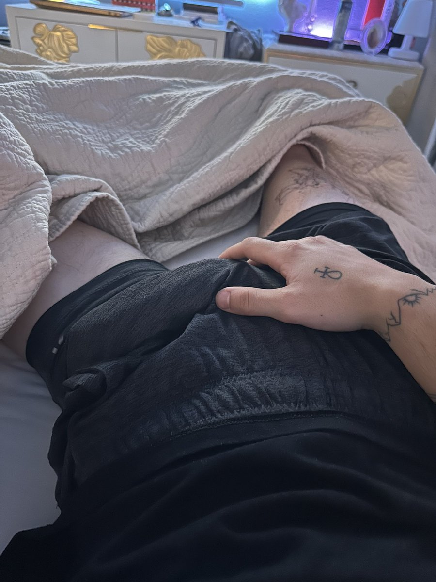 AidenDavis69's tweet photo. Hate getting up but it doesn’t…👀👀👀 https://t.co/g5JZ20jP11