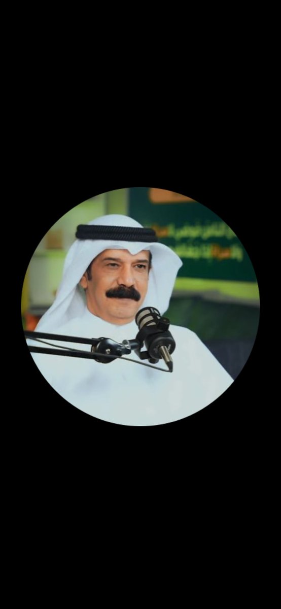 بدر صفوق 

... وبدر صفوق .. ماهو شاعر أغراه الكلام وقال ..
ولا هو منبر التّحكيم في منظومة اللّجنة ..
بدر .. تالي نهار أصحى  
نهار أصحى  بعد ما غام 🌩️
فهق ضيم الدروب وحال بين الدمع والوجنة 
يدينه كلها يمنى  .. خلقه الله بدون شمال 
لذا ...
كان الوحيد اللي دقيقه صب في سمنه !