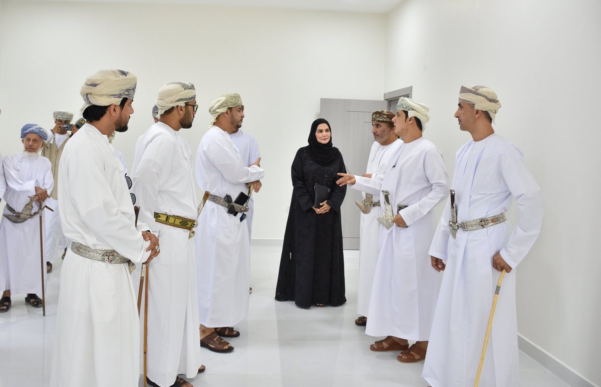 newssbarka's tweet photo. رعى سعادة السيد طارق بن محمود بن علي البوسعيدي، والي بركاء ، حفل افتتاح المبنى الوقفي الأول التابع لفريق بركاء الخيري، وذلك بحضور المديرة العامة للتنمية الاجتماعية بمحافظة جنوب الباطنة، وعدد من المسؤولين بالولاية. https://t.co/vw6zb67mTx