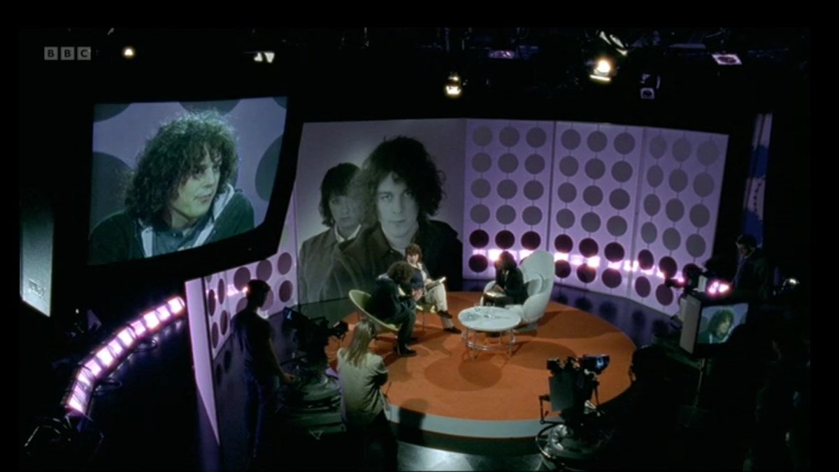 Uniquely_David's tweet photo. Been re-watching Jonathan Creek &amp; along with featuring several Doctor Who actors/actresses...

The Omega Man features Roundels ⚪ https://t.co/sRPAxzCyXZ