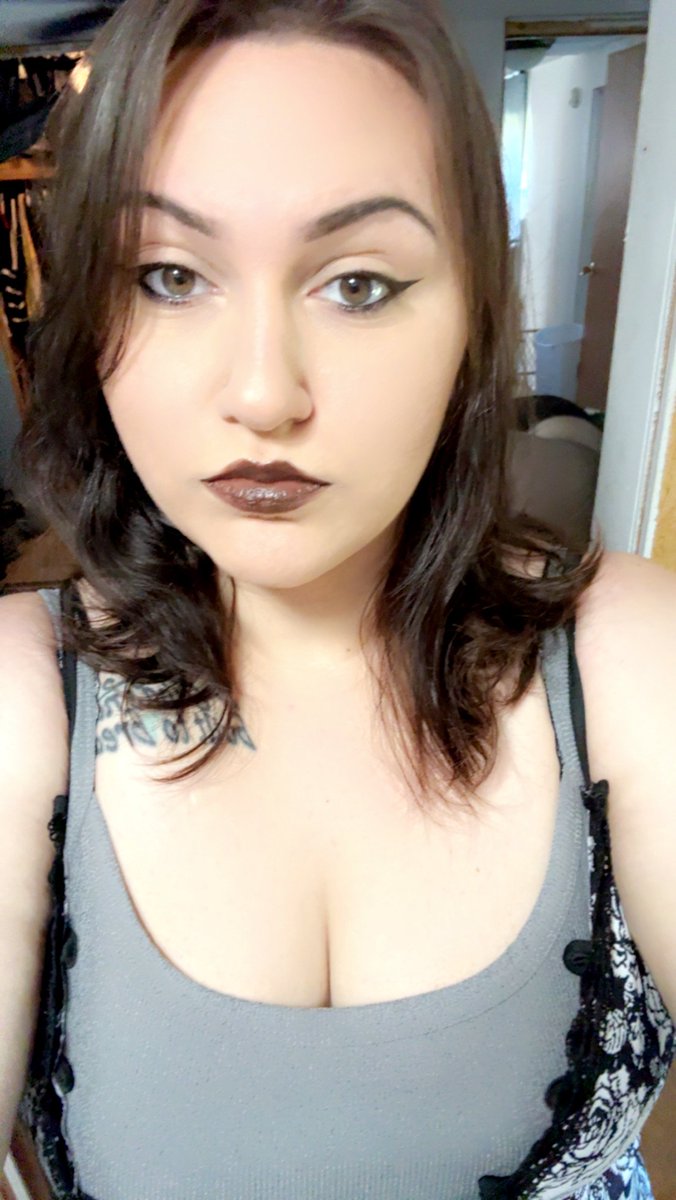 GoddessMariee66's tweet photo. Won't smile until I hear my cashapp ding. https://t.co/yOvhhKSEuX