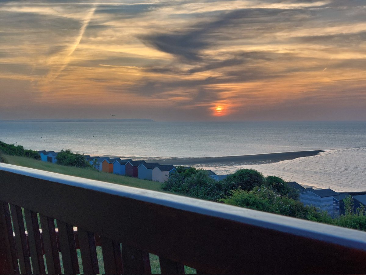 Golden end to the day at Tankerton #sunset 🌅