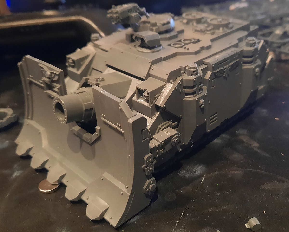 And with that, my new reinforcements for both my Tyranids &amp; Blood Angels armies have been constructed! Just waiting for the Vindicator to set before adding some pieces from the Blood Angels sprue.

#BloodAngels #SpaceMarines #Tyranids #Xenos40K #WarhammerCommunity #Warhammer40K