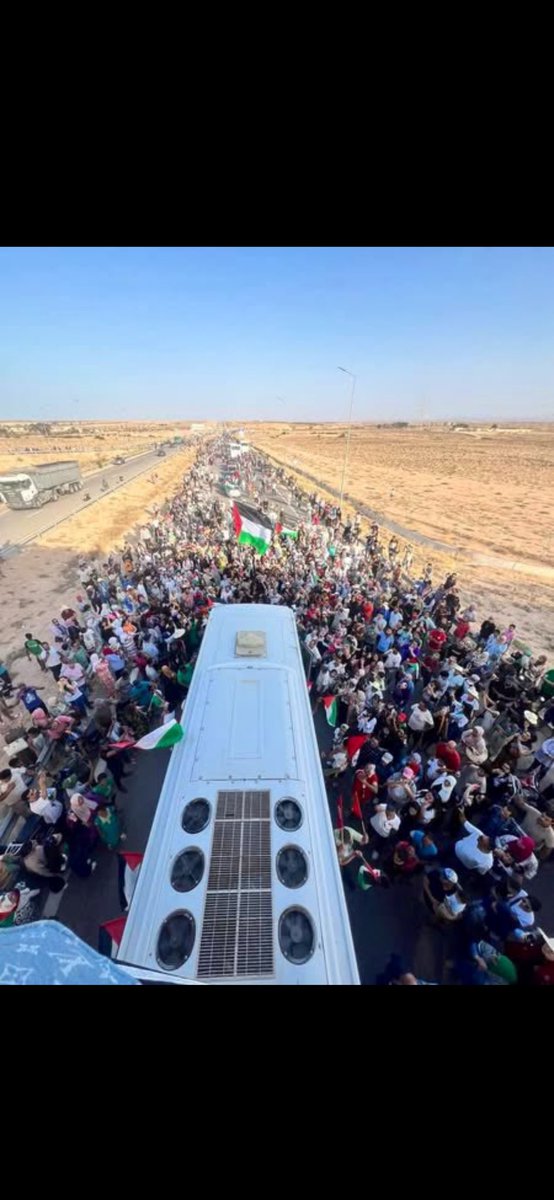 HakkouniNora's tweet photo. @araghrebin Oui ok c’est une IA, mais c’est symboliquement incroyable comme mouvement. Je comprends pas pourquoi débattre sur l’authenticité des images ou encore si les marocains participent à la marche. Tant que ça se bouge al hamdoulilah!!!! Voici une image réelle. https://t.co/SOGfrC8diY