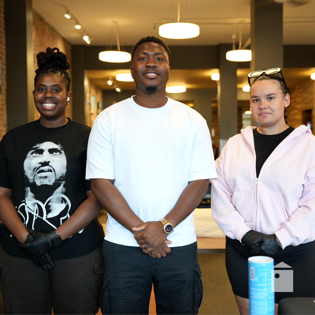 Mission Old Brewery (@missionobm) on Twitter photo 💈 Depuis leur dernière visite, Loop Montréal Barbershop revient toutes les 2 semaines à <a href="/missionOBM/">Mission Old Brewery</a> pour offrir des coupes gratuites aux résidents du Pavillon Webster et au Café Mission.
✂️ Merci à Kevin et ses étudiantes !
#Mtl #MissionOldBrewery 💈 Depuis leur dernière visite, Loop Montréal Barbershop revient toutes les 2 semaines à <a href="/missionOBM/">Mission Old Brewery</a> pour offrir des coupes gratuites aux résidents du Pavillon Webster et au Café Mission.
✂️ Merci à Kevin et ses étudiantes !
#Mtl #MissionOldBrewery