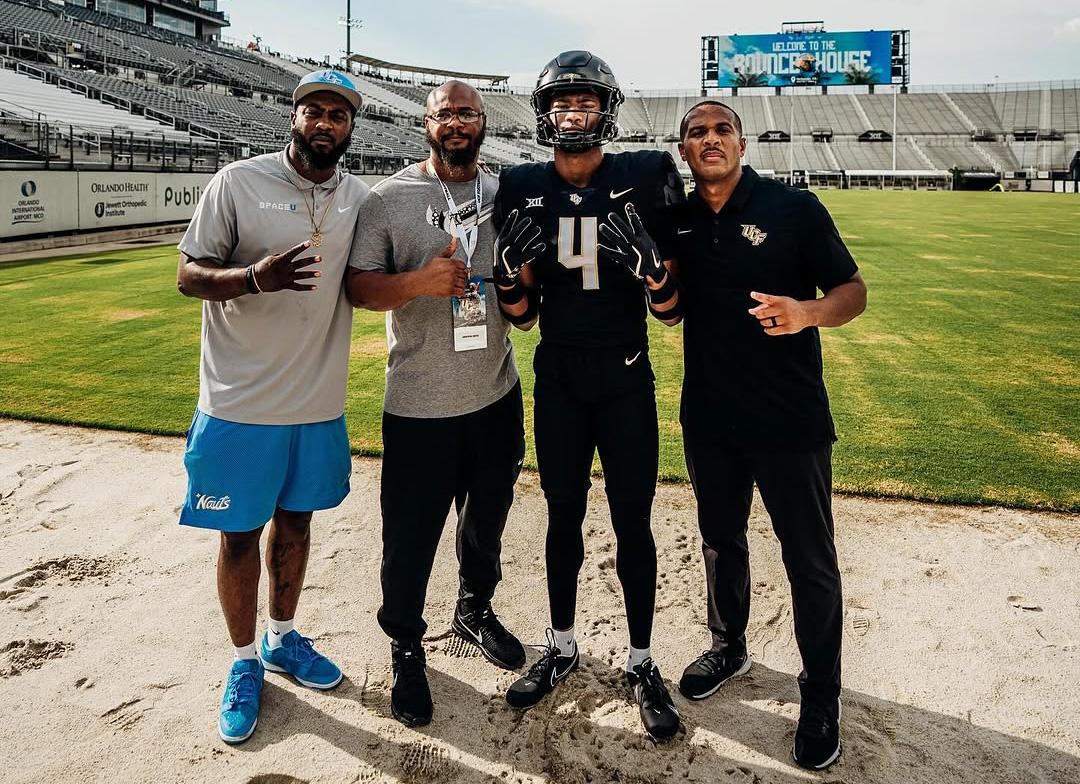 Elijah Keys has been locked in with UCF for a few months now, but this past weekend's official visit only reinforced that his decision was the right one.

"This is the place to be."

Story: ucf.rivals.com/news/ucf-db-co…