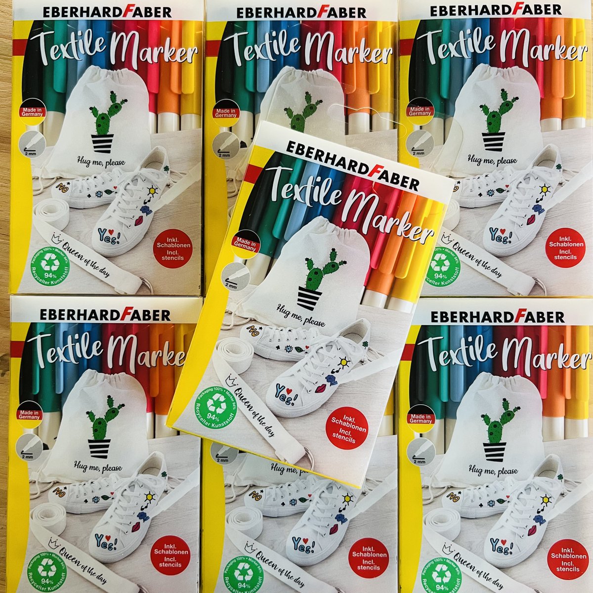 Created custom backpacks with #7498 for Punks Brunch at <a href="/NFCsummit/">NFC SUMMIT - LISBON - JUNE 4-6 2025</a> 🎨

Loved seeing people colour and get signatures like school days 💎

Thank you Eberhard Faber and <a href="/FaberCastell/">Faber-Castell</a> for sponsoring the textile pens that made this possible 🖍️