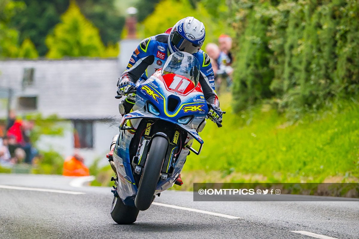 iomttpics's tweet image. Conor Cummins at Barregarrow on the RK Racing BMW #iomtt #iomttraces #ttraces #tt2025 @ConorCumminsIOM