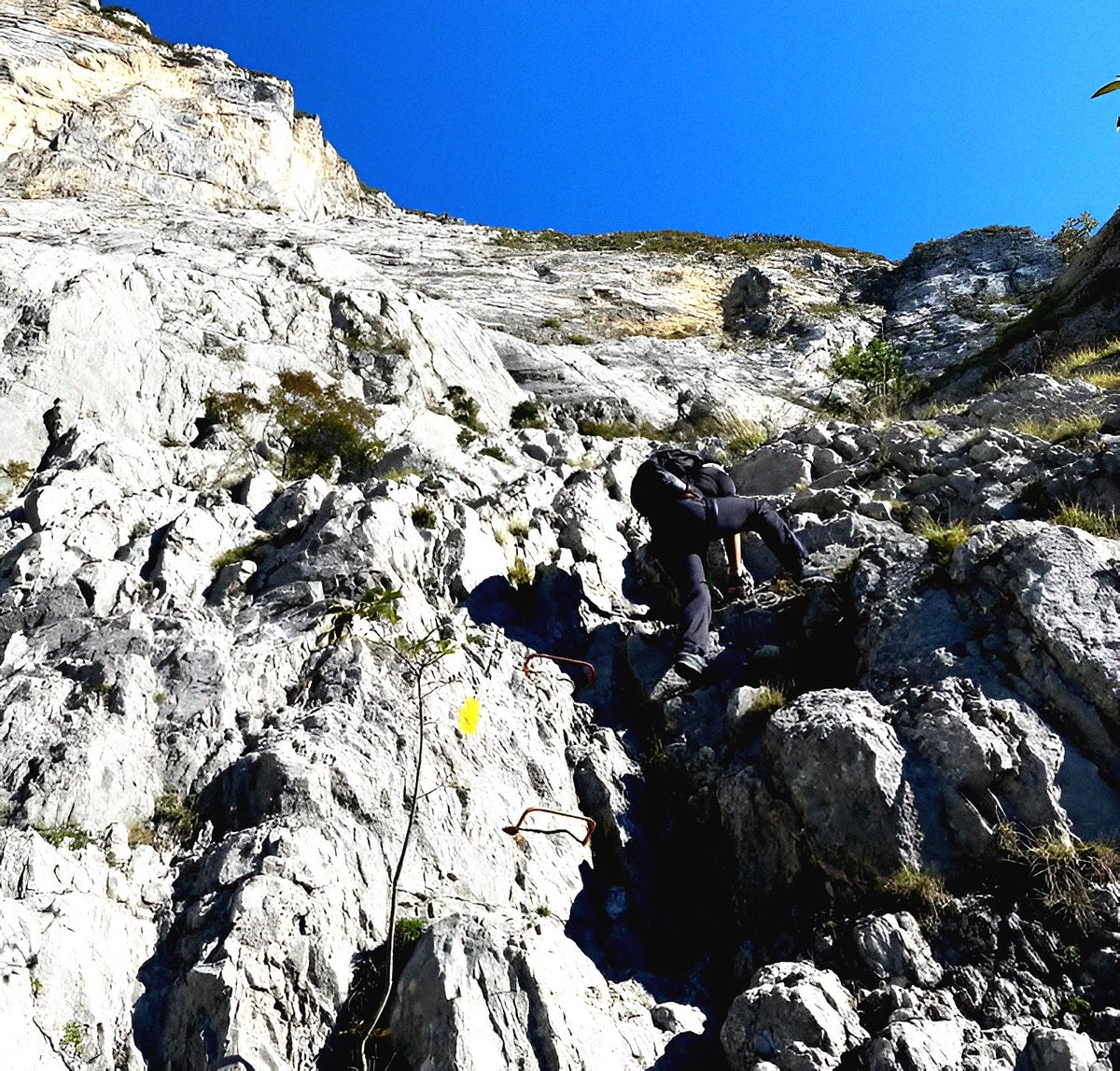 Cuando elimino adrenalina  realizando senderismo extremo en Italia 💯💯