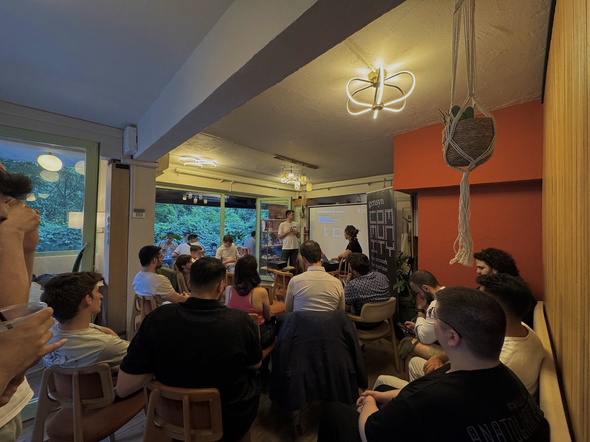0xemir_'s tweet image. Had a great time at the first Gensyn Istanbul Meetup!
Big thanks to @oguzer90 for the insightful talk, to everyone who joined, and to @chloesanham for the support.
Proud to co-organize this with @loop__creative — excited to grow the @gensynai ecosystem in Türkiye 🇹🇷