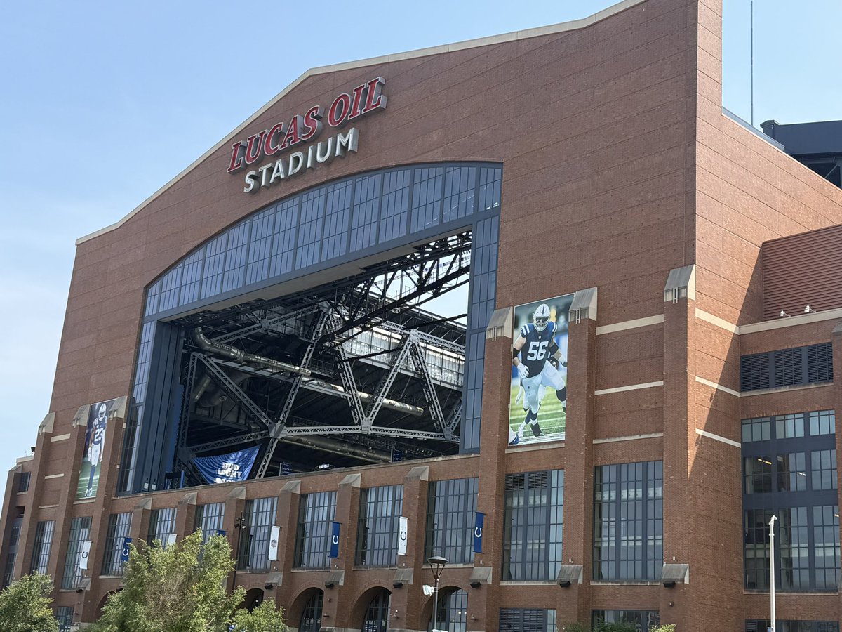 DblA43's tweet image. No way! The roof does open! Huh…