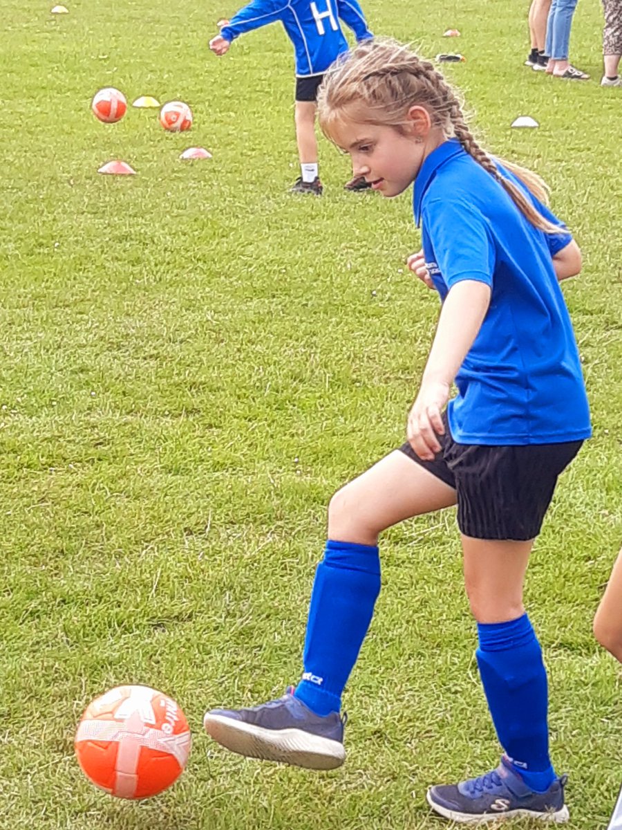 Emily played in her first football tournament today as a defender for her school, they played three games, they drew 1-1 in the first game, won the second 3-0,  and won the third game 2-0!
😎👏🎉⚽️❤😍