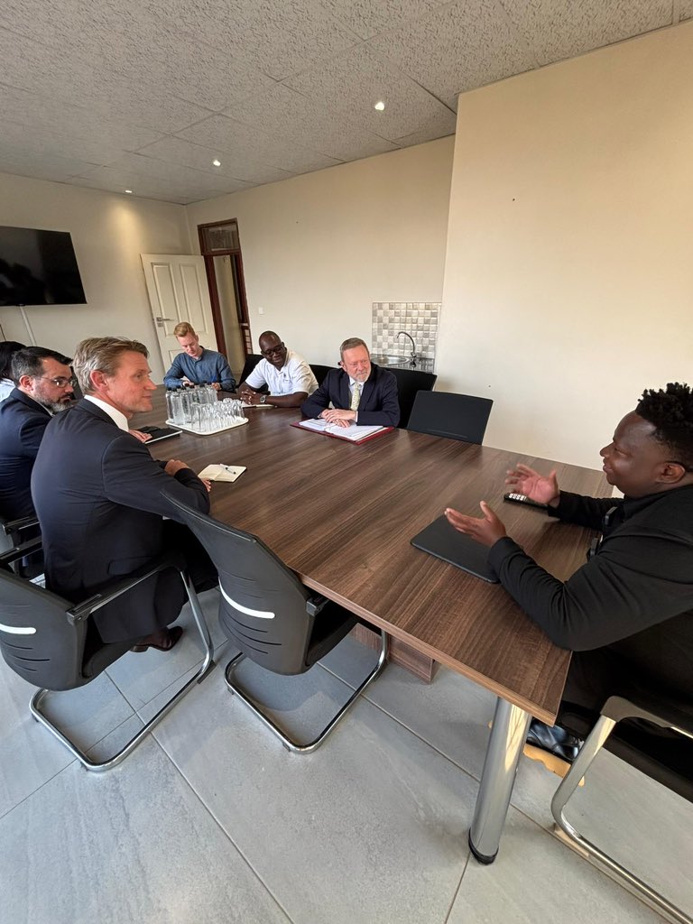 Collins of Highbury tweet media