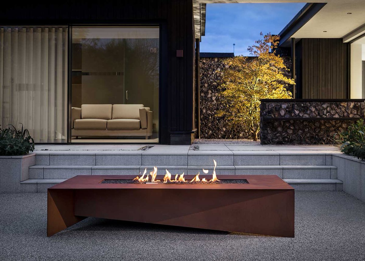 paloform's tweet image. Harnessing the quiet strength of weathered 3steel, the Fold #firepit commands attention without overpowering your space. 

Refined and built to last, its patina finish evolves naturally over time, becoming a true sculptural centerpiece for modern outdoor settings. 

#Paloform