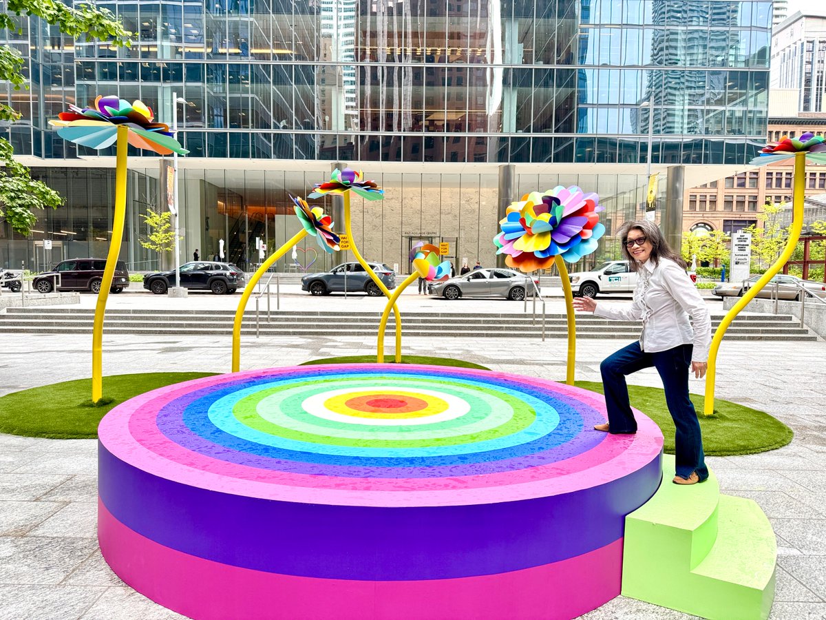 DooreyChuTeam's tweet photo. Colour Therapy with Artis Hiromi Tango at Luminato's Rainbow Dreams on until June 25th  https://t.co/wEePXg0D11 https://t.co/NL5IsIumou