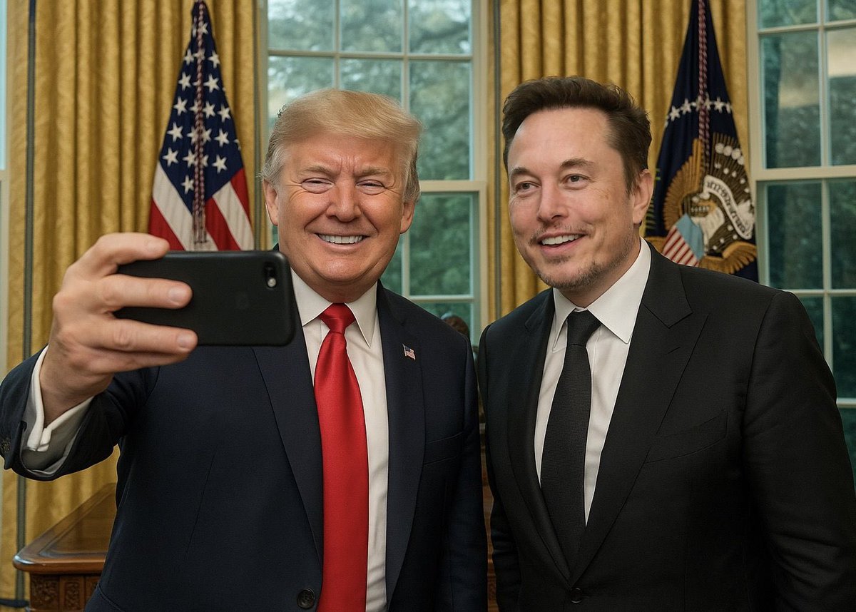 Imagine the meltdown if Trump posts this selfie next 😂