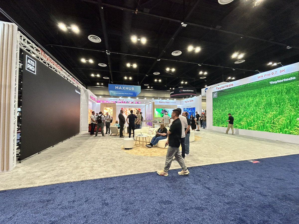 KingExpo1's tweet image. Proud to share that our InfoComm booth setup was a great success! Huge thanks to everyone involved for their dedication and effort！
#Infocomm
#boothbuilder
#tradeshow
#exhibitor
#kingexpo