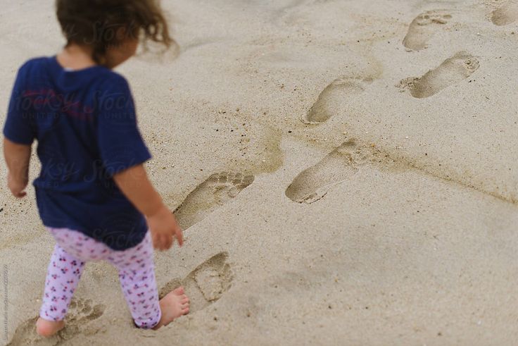 LordRobiRatemo's tweet image. A GODFATHER'S TUTELAGE AND PATRONAGE

In the footsteps of my godfather
Behind his towering figure
I proudly follow in tow
Drenched in his wisdom
So big the size of a cathedral
Keen on fitting into his shoes
To mimic his work ethic
To mellow in his mannerisms
So that I…