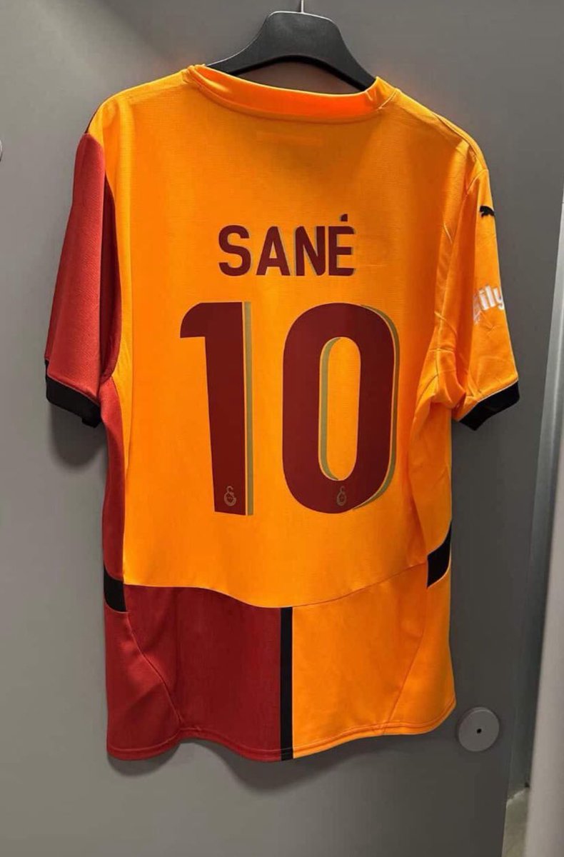 <a href="/GalatasaraySK/">#5YıldızlıŞampiyon ⭐️⭐️⭐️⭐️⭐️</a> 😎