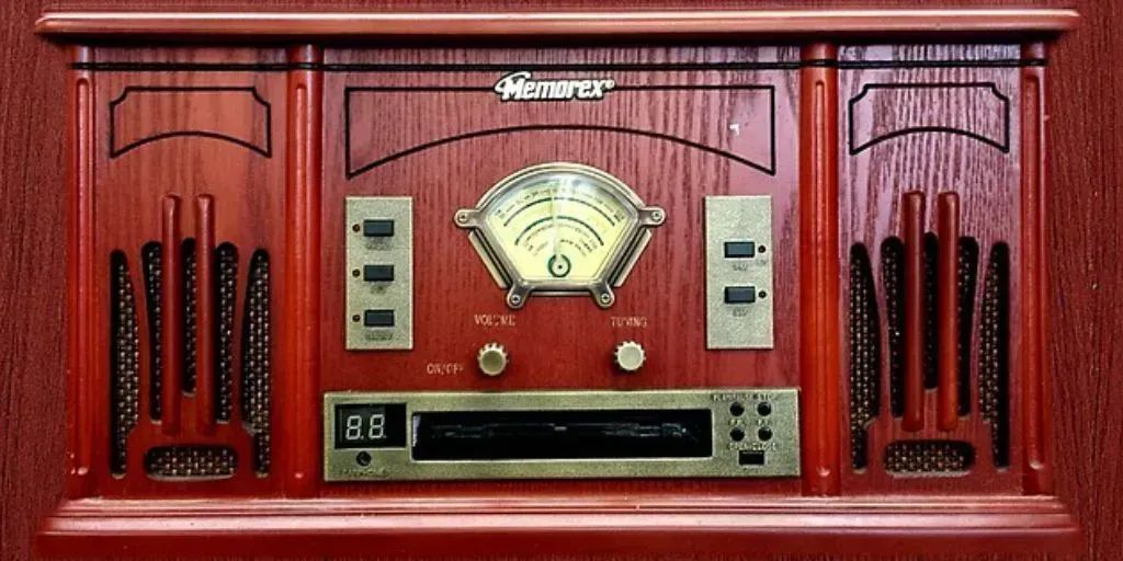 NilssonJanOlof's tweet image. Did you know that 90 years ago, E. Armstrong gave the first demonstration of #FMbroadcasting? Years earlier, he sent the first #wirelessMessage across the Atlantic Ocean. The start of what should be #WiFi, making it possible for you to do #OnlineBusiness. buff.ly/pmAFJ90