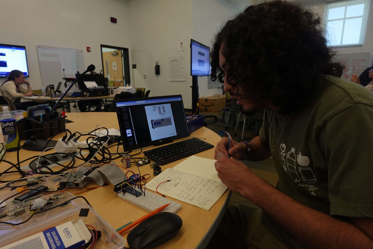 PSLNMState's tweet image. On Day 8 of STEM Mavericks students continued building innovative projects-school evacuation sensor, autonomous robot for those with physical disabilities, &amp;amp; ultrasonic radar for object detection. Creativity &amp;amp; purpose are on display!@dodcdao @LCPSnet @NMSU_engineer @gadsdenisd_NM