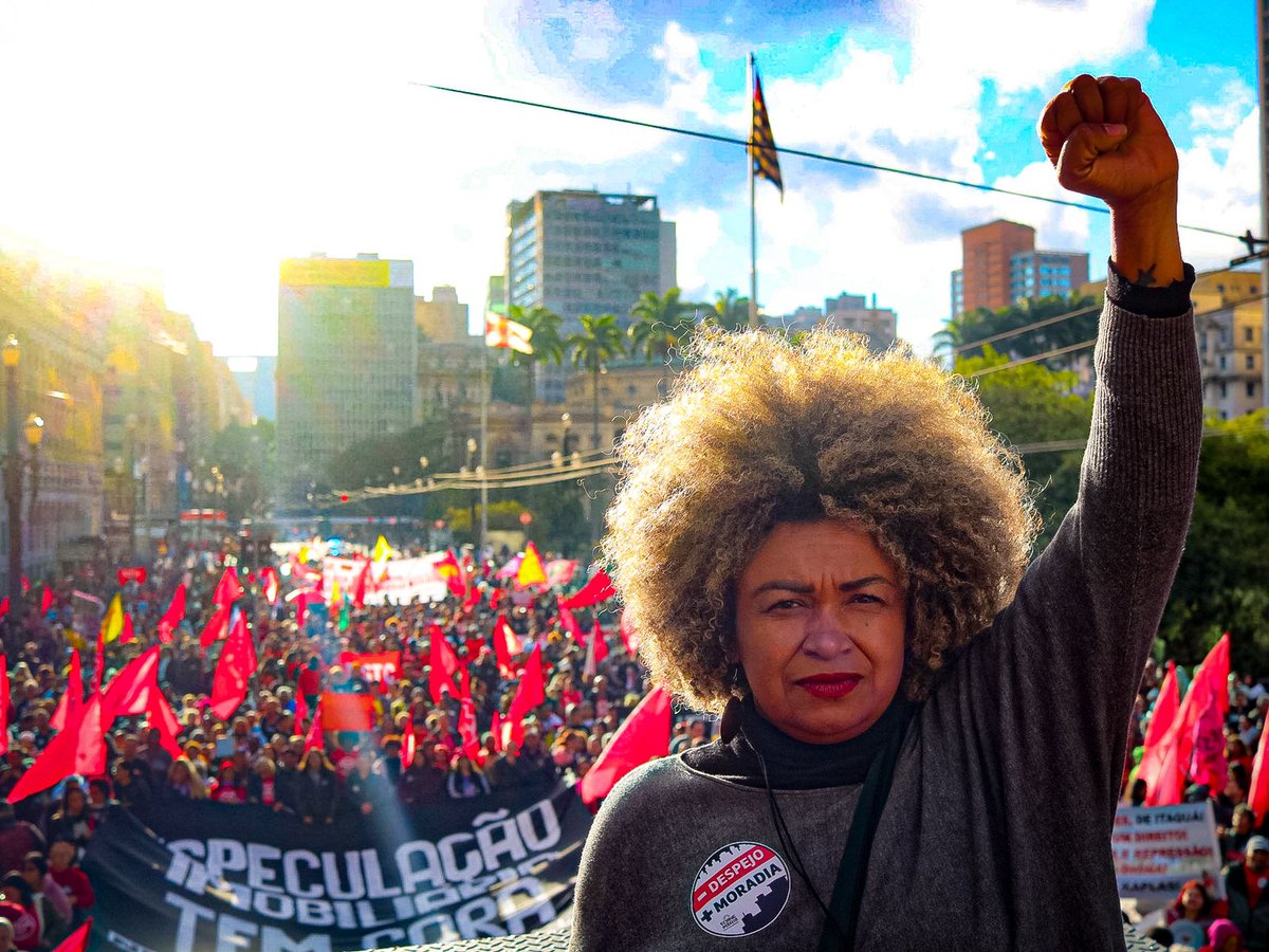 EdianeMariaMTST's tweet photo. Moradia não é mercadoria, é um direito. Não aos despejos! 

#DespejoZero https://t.co/sCTIjhAuPS