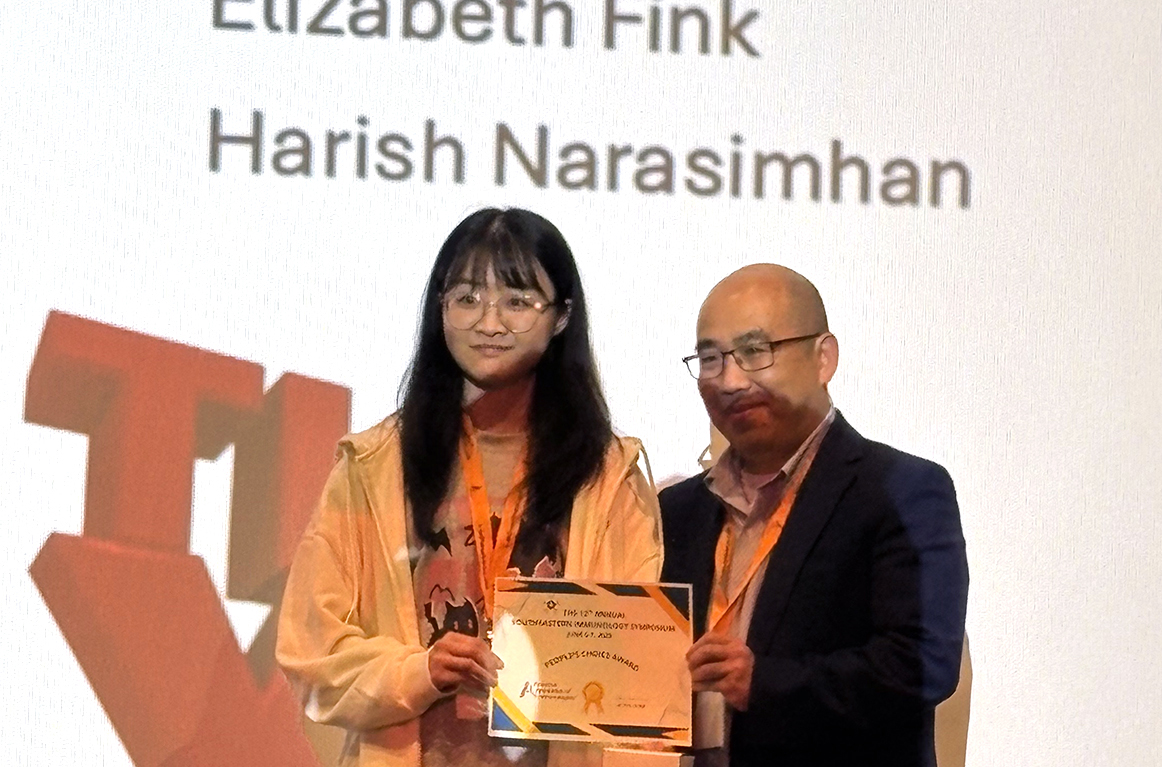 ImmunologyAU's tweet image. Our entire team is proud of our Southeastern Immunology Symposium award winners! Thanks to @UVA and @UVAimmunology for hosting a great event! #SIS2025
Khalia Cummings: Oral Presentation Award
Ishita Tandon, PhD: Poster Award
Bowen Hou: People's Choice Award