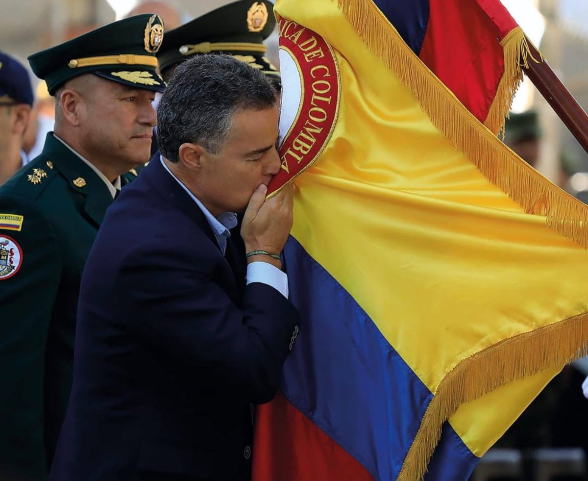 anibalgaviria's tweet photo. #YoIzoNuestraBandera https://t.co/XMhz76rTjV
