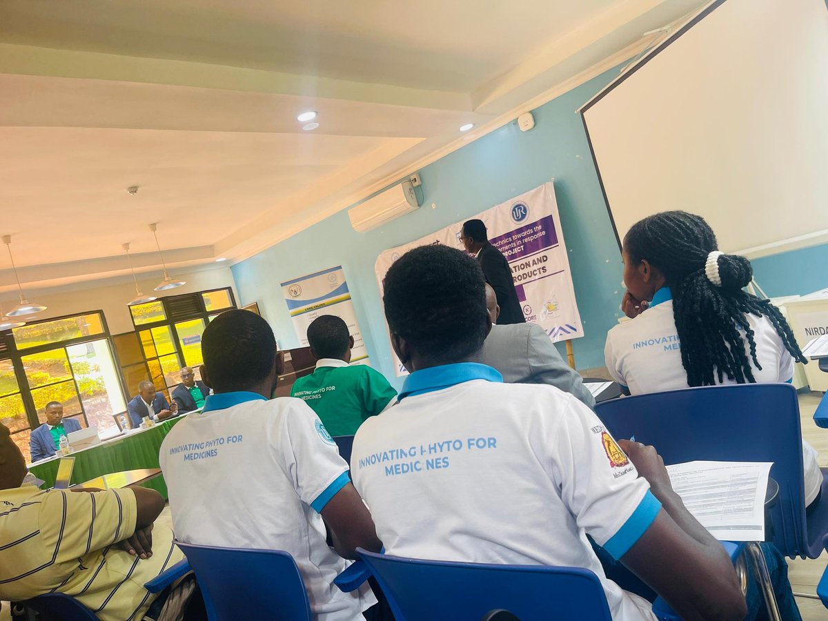 Nsengiymvathier's tweet photo. Traditional wisdom meets scientific rigor! We're learning how to standardize and develop herbal medicinal products to meet global health standards 🌍
Bridging traditional knowledge with modern science for a healthier future 🌱💊
#HerbalMedicine #Phytomedicines
#HerbalInnovation https://t.co/Dn8DbqMFBS