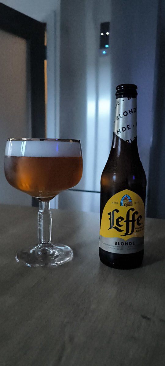 PaulOBrien10's tweet photo. Moving onto a @Leffe Blonde #WednesdayBeer 🍻🍻 https://t.co/KA5ZZlr9Qx