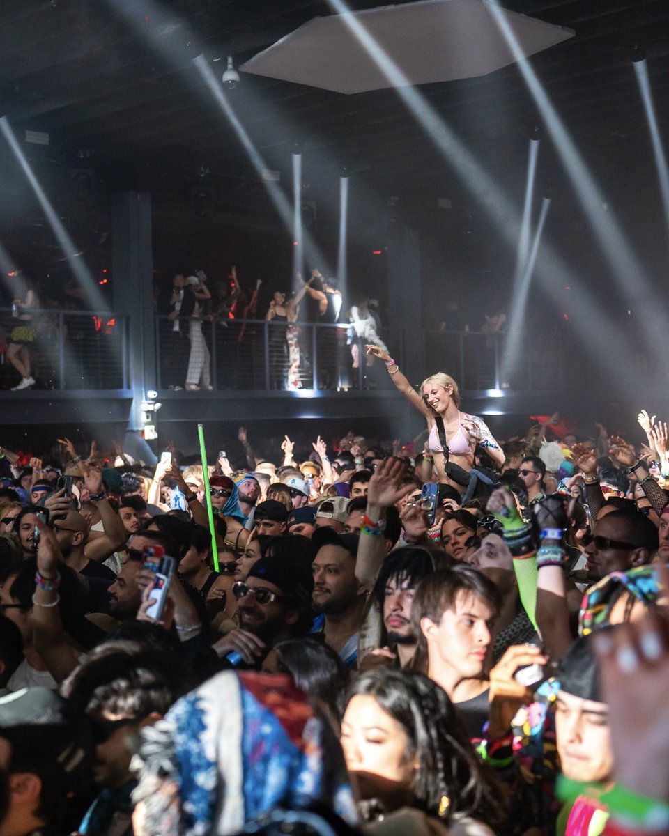 Echostage (@echostage) on Twitter photo You know we had to bring another never before seen b2b to the final <a href="/projectglowfest/">projectglowfest</a> Afters. Thank you, <a href="/kaskade/">Kaskade</a> & <a href="/ODD_MOB/">odd mob</a>. π€
Shot by <a href="/Taniahauyon/">Tania Hauyon</a>. You know we had to bring another never before seen b2b to the final <a href="/projectglowfest/">projectglowfest</a> Afters. Thank you, <a href="/kaskade/">Kaskade</a> & <a href="/ODD_MOB/">odd mob</a>. π€
Shot by <a href="/Taniahauyon/">Tania Hauyon</a>.