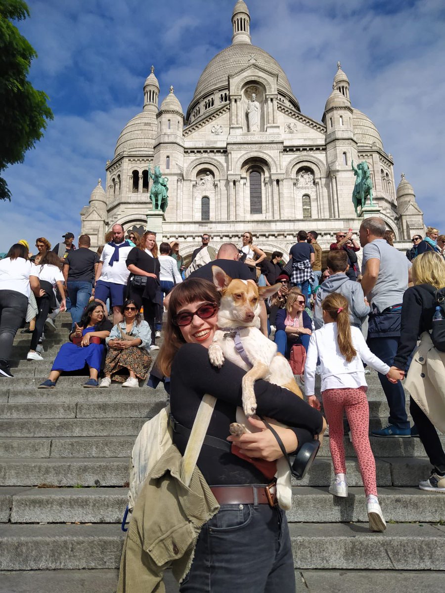Annen ülke ülke gezerken seni de yanında sürklüyordur, ama memnuniyetsiz pozların yüzünden bir türlü influencer olamıyorsundur