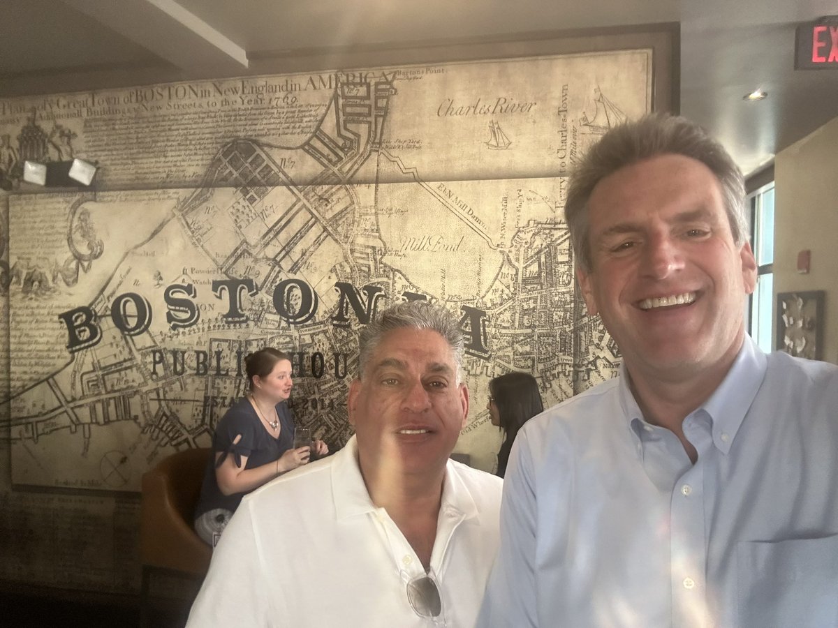 JayAshMACP's tweet image. Mini City Hall Reunion with a visit today with former city coucillor Dan Cortell. Dan was a major contributor to all that we were able to accomplish in Chelsea. Smart, dedicated, and selfless. Was glad to talk about the old days, but more about what’s ahead! #GoodGuy