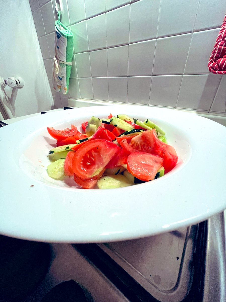 PatruConstantin's tweet image. Giusto qualcosa di #fresco
#birra #insalata che bontà 😋