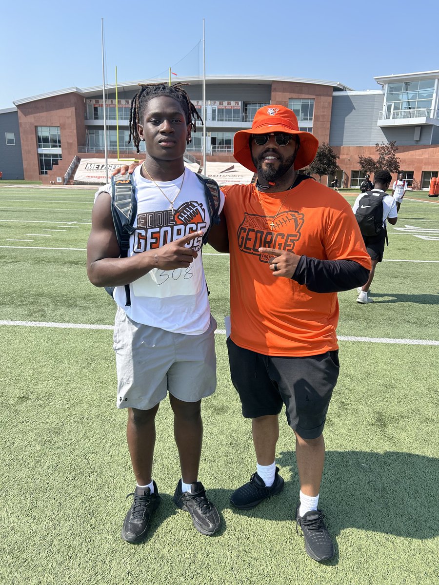 Anthonymcm5's tweet image. After a great camp and conversation with @EddieGeorge2727 & @CoachCraw_ I’m blessed to receive an D1 offer from Bowling green university ! #AGTG @CoacH_BWILLL @AllenTrieu @SWiltfong_ @GregSmithRivals @Mark__Porter @JimComparoni @Birm @prepsrecruit @D1RecruitNation