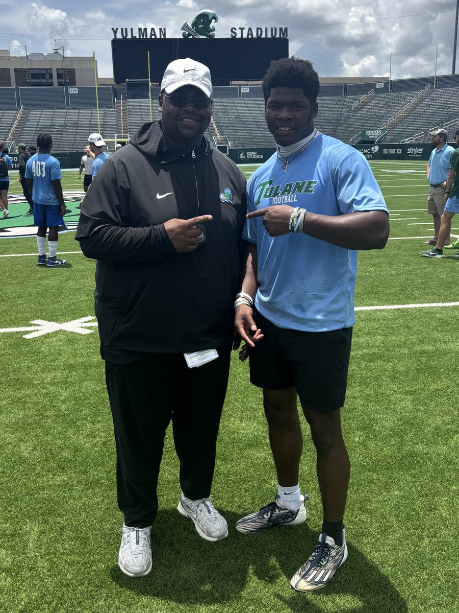 Thank you for allowing me to showcase skills🟢🔵<a href="/GreenWaveFB/">Tulane Football</a> <a href="/CoachJonSumrall/">Jon Sumrall</a> <a href="/coachbhays/">Coach Brock Hays</a> <a href="/CoachSchexTU/">Kyle Schexnayder</a>