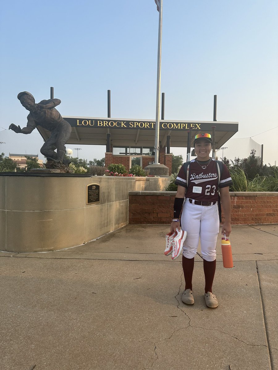It was a good to meet <a href="/CoachErinBrown/">Erin Brown</a> and <a href="/coachchris_24/">Chris Iliopoulos</a> at the <a href="/LindenwoodSB/">Lindenwood Softball</a> softball camp yesterday. I enjoyed the hitting drills focusing on using the ground for power.
<a href="/MWBatbusters_27/">Midwest Batbusters-Brice</a>