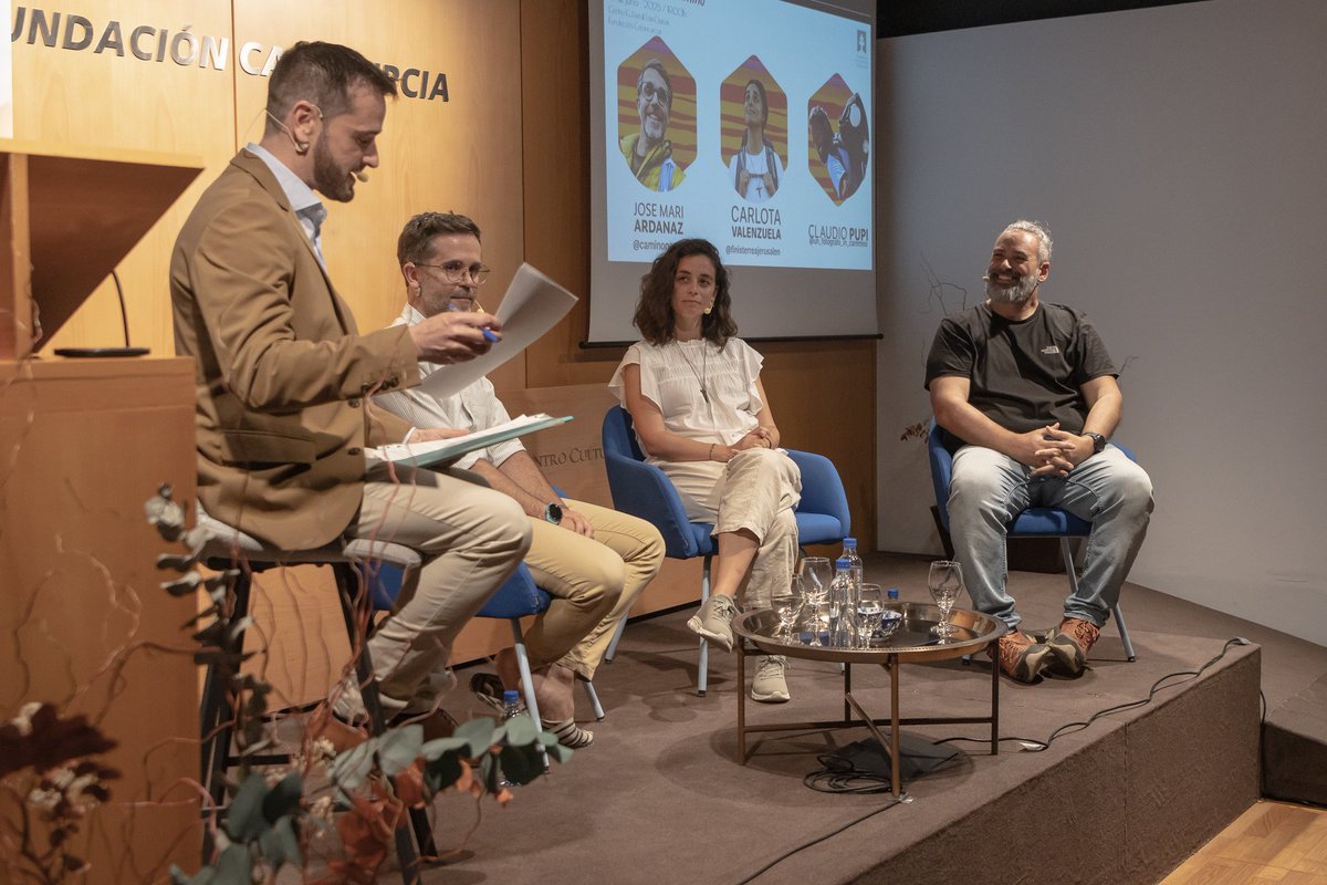 CruzdeCaravaca_'s tweet image. 🤔¿Te perdiste las IV Jornadas Camino de la Cruz de Caravaca?
👥Descubre el #CaminodeCaravaca a través de 3️⃣ grandes creadores de contenido en redes sociales: su testimonio, sus anécdotas, su manera de entender y amar el Camino...
📲Ya puedes verlo en: youtube.com/live/zeyR7a6pd…