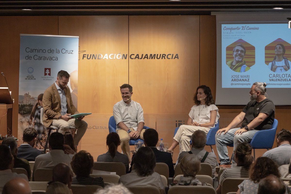 CruzdeCaravaca_'s tweet image. 🤔¿Te perdiste las IV Jornadas Camino de la Cruz de Caravaca?
👥Descubre el #CaminodeCaravaca a través de 3️⃣ grandes creadores de contenido en redes sociales: su testimonio, sus anécdotas, su manera de entender y amar el Camino...
📲Ya puedes verlo en: youtube.com/live/zeyR7a6pd…