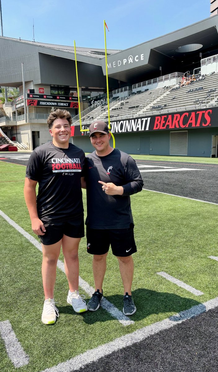 Ace Beccaccio (@acebeccaccio34) on Twitter photo Had a great time at <a href="/GoBearcatsFB/">Cincinnati Football</a> OL/DL camp today!
Thanks <a href="/CoachCFitch17/">Curtis Fitch</a> <a href="/CoachCardwell_/">πͺππππ π΅ππ πͺπππ
ππππ</a>
<a href="/IndyWeOutHere/">IndyWeOutHere βΌοΈ</a>
<a href="/PrepRedzoneIN/">Prep Redzone Indiana</a>
<a href="/Mr_Meiners/">Jake Meiners</a>
<a href="/HoosierELITE/">HOOSIER ELITE Explosive Strength and Conditioning</a> Had a great time at <a href="/GoBearcatsFB/">Cincinnati Football</a> OL/DL camp today!
Thanks <a href="/CoachCFitch17/">Curtis Fitch</a> <a href="/CoachCardwell_/">πͺππππ π΅ππ πͺπππ
ππππ</a>
<a href="/IndyWeOutHere/">IndyWeOutHere βΌοΈ</a>
<a href="/PrepRedzoneIN/">Prep Redzone Indiana</a>
<a href="/Mr_Meiners/">Jake Meiners</a>
<a href="/HoosierELITE/">HOOSIER ELITE Explosive Strength and Conditioning</a>