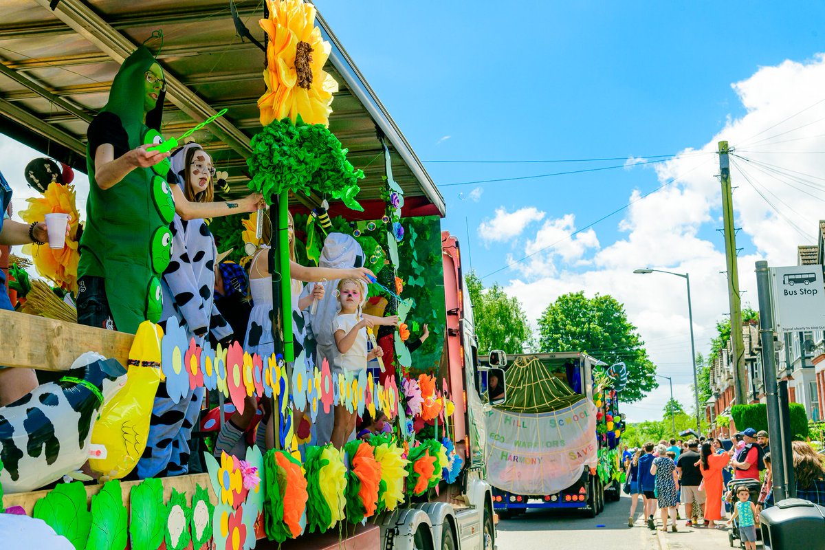 🎉 It's a big weekend in Bucks! Check out our What's On. Celebrate 20 magical years at the Roald Dahl Museum, catch book-themed floats at Chesham Carnival, run a Bubble Rush, honor loved ones at Walk of Light and enjoy Fathers day fun- with country and western music and more🌟