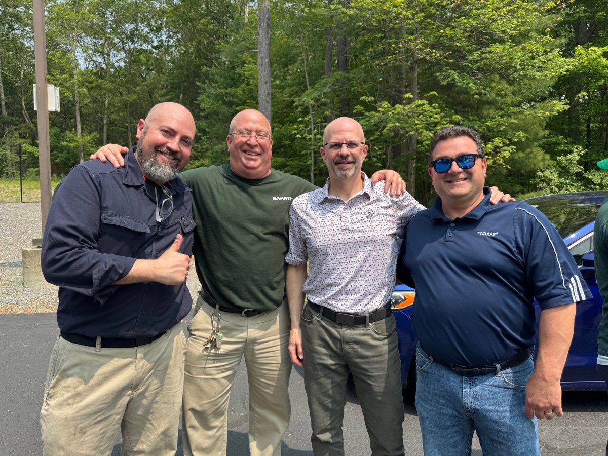 Last week, the Haartz crew came together to celebrate VP Chief Operations Officer Doug Sieber's retirement. Doug has been a member of the Haartz family for over 40 years and has been an incredible asset to our team. Thank you, Doug, and happy retirement! 🥳