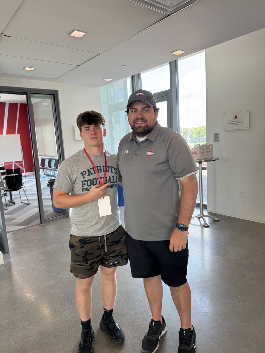 rattiner_jake's tweet image. Great visit today @dickinsoncollege today learned so much about the program, Thank you @Coach_PGraham for the invite for today’s visit and thank you to @CoachPadalino57 @CoachFordyce_DC @coachquat for talking to me about dickinson and how they do things, Can’t wait to be back!!