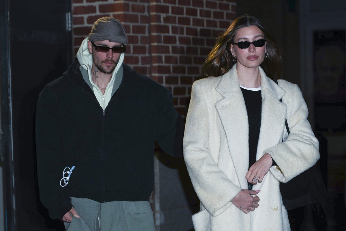 Justin Bieber Shares Cryptic Posts as Wife Hailey Bieber Celebrates Billion Dollar Deal [WATCH]: energy953radio.ca/news/11236258/… #JustinBieber #HaileyBieber #TheBiebers #RhodeBeauty #celebritycouples